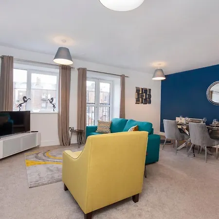Luxury 2 Bedroom Near Centre