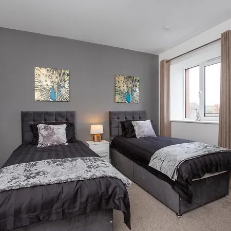 Luxury 2 Bedroom Near Centre 约克