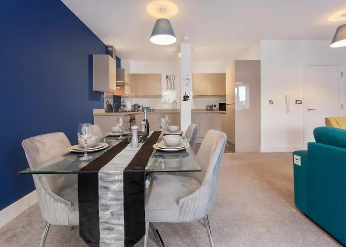 Luxury 2 Bedroom Near Centre *