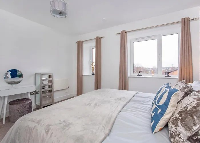 Luxury 2 Bedroom Near Centre アパート